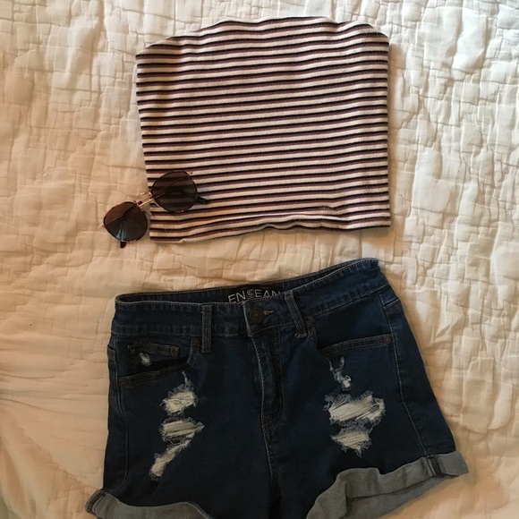 ✨3 for 20✨ Striped garage crop top - Picture 1 of 3